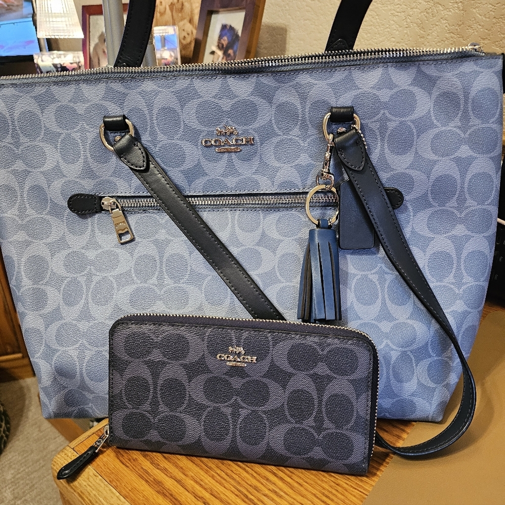 Coach Tote And Wallet